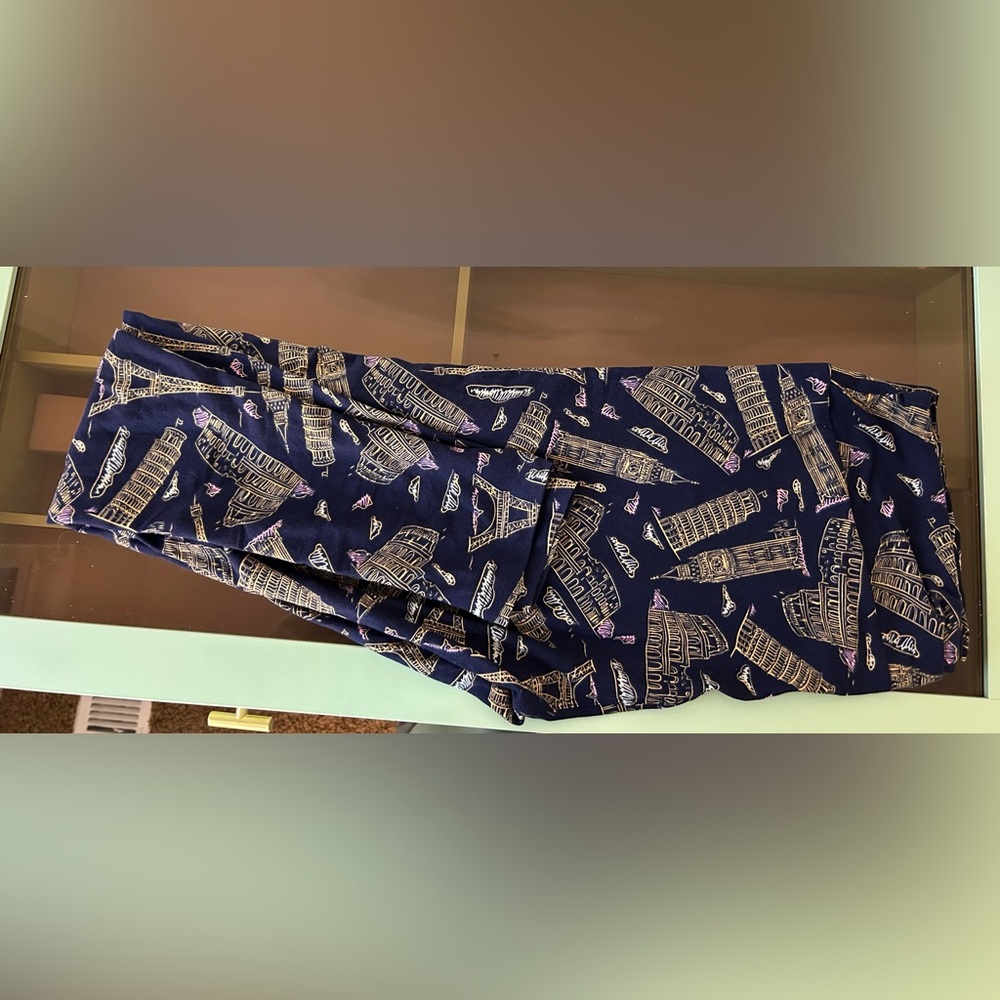 NWOT never worn LuLaRoe Leggings Travel landmarks Eiffel Tower